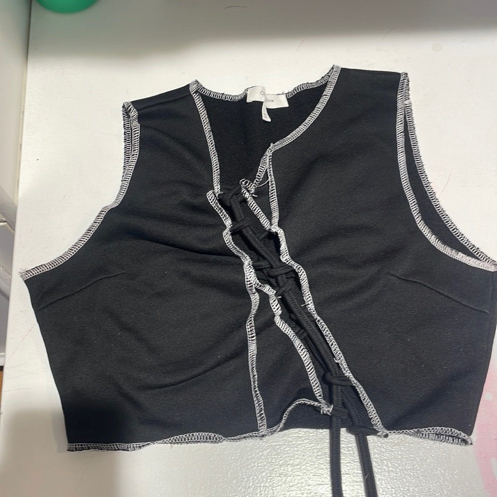 Cherry Mellow Black Tie up Crop-Top; Size Small